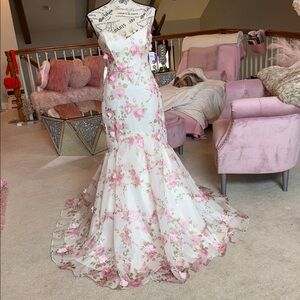 Windsor Ivory and Pink Peony Strapless 🌸